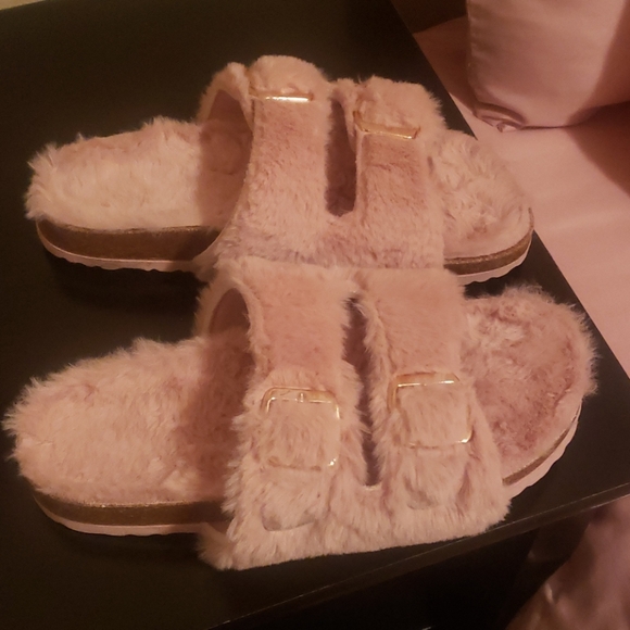 Pink Fuzzy SANDALS - Picture 1 of 8